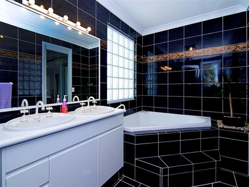 28 Sundance Way, Runaway Bay QLD 4216