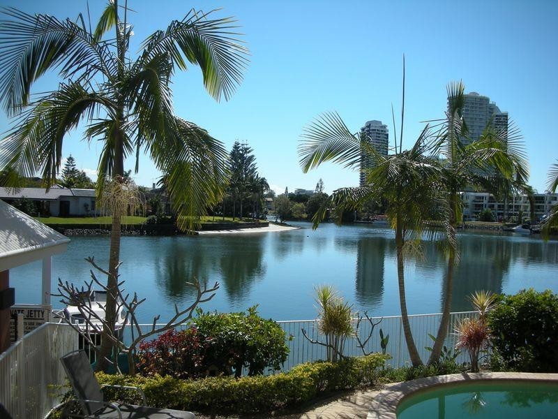 42/11-19 Taylor Street, Biggera Waters QLD 4216