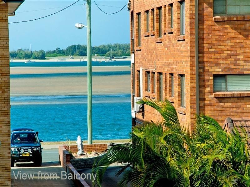 10/103 – 105 Frank Street, Labrador QLD 4215