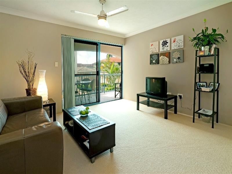 10/103 – 105 Frank Street, Labrador QLD 4215