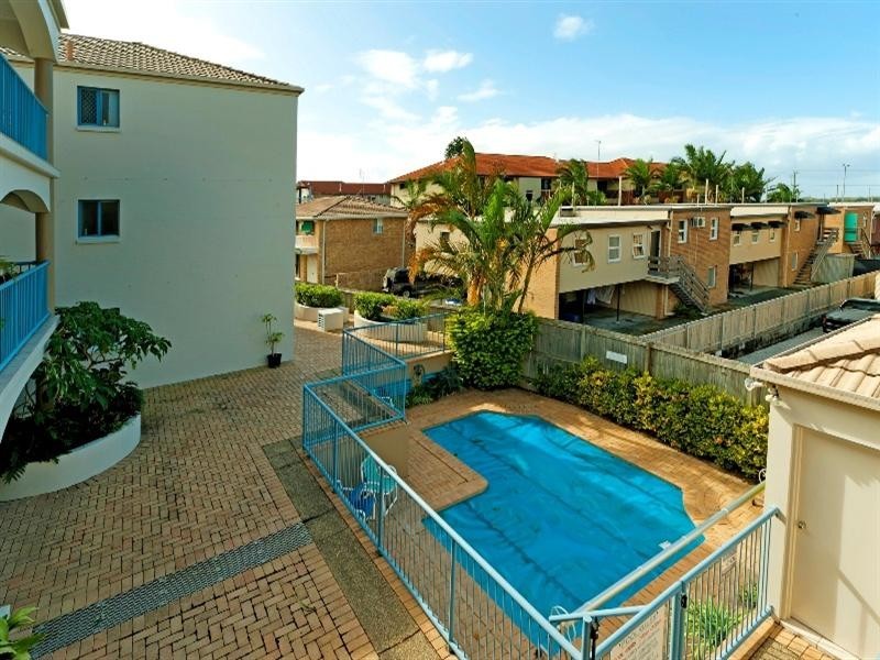 10/103 – 105 Frank Street, Labrador QLD 4215