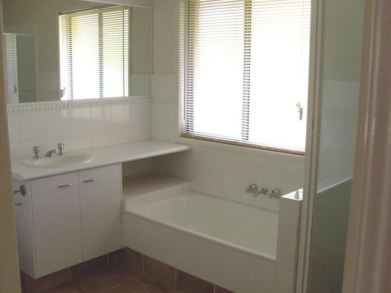 38 Davis Cup Court, Oxenford QLD 4210