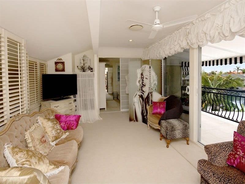 30 Cockleshell Court, Runaway Bay QLD 4216