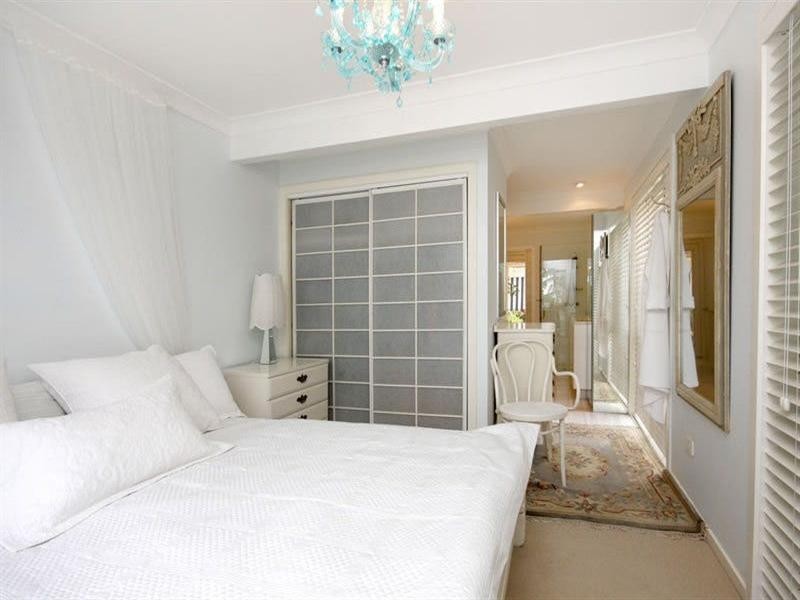 30 Cockleshell Court, Runaway Bay QLD 4216