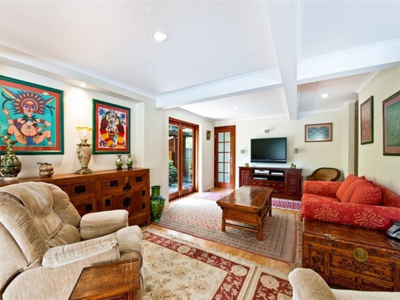 72 Broadwater Street, Runaway Bay QLD 4216