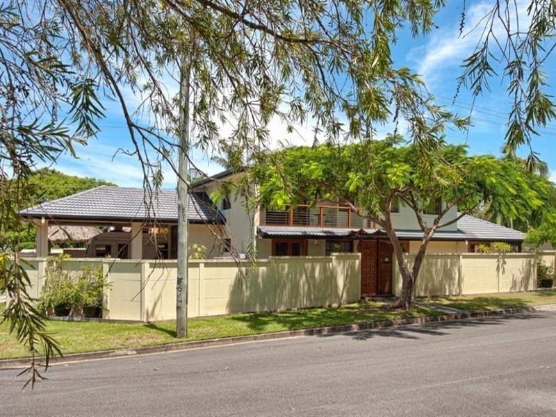 72 Broadwater Street, Runaway Bay QLD 4216