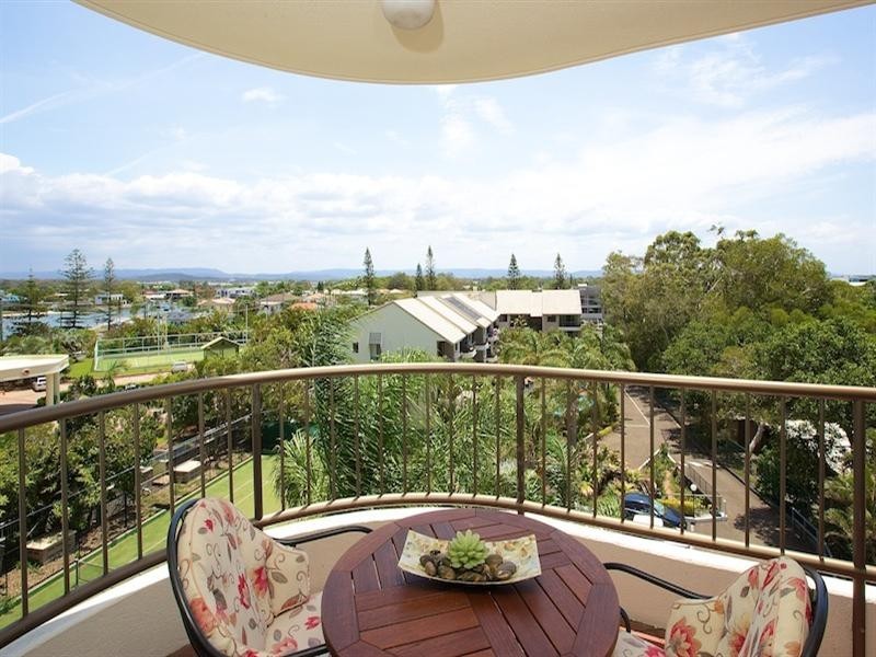 37/9 Bayview Street, Runaway Bay QLD 4216