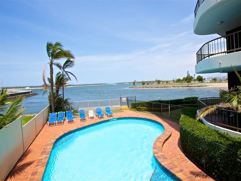 37/9 Bayview Street, Runaway Bay QLD 4216