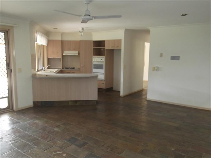 28 Akoonah Street, Hope Island QLD 4212