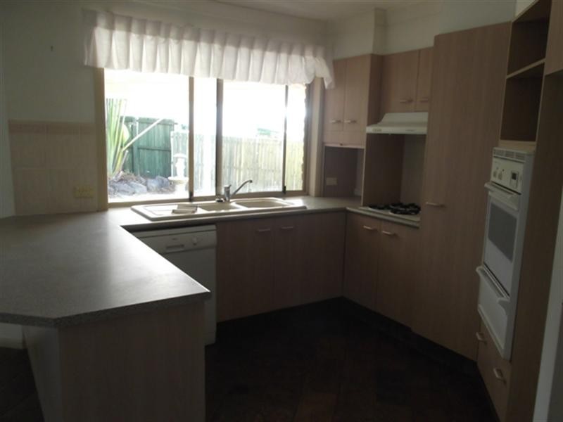 28 Akoonah Street, Hope Island QLD 4212