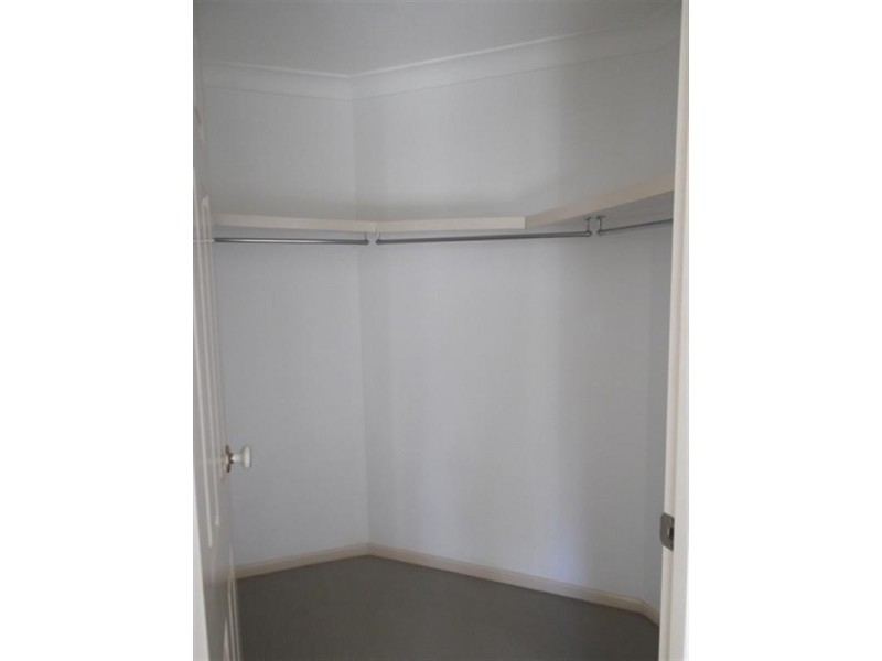 28 Akoonah Street, Hope Island QLD 4212