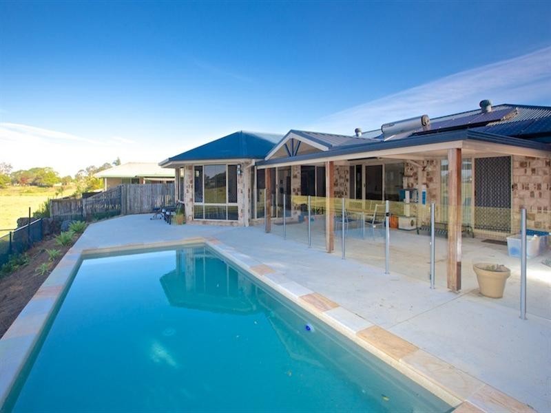 37 Blueash Crescent, Oxenford QLD 4210