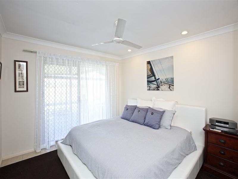 37 Blueash Crescent, Oxenford QLD 4210