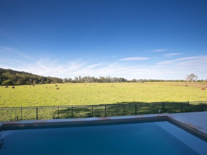 37 Blueash Crescent, Oxenford QLD 4210