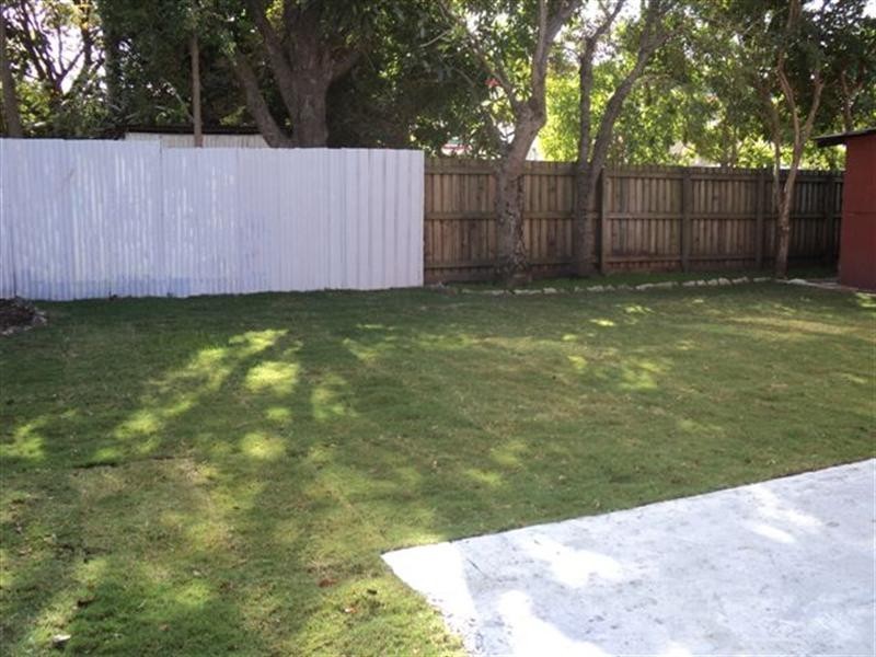 9 Central Street, Labrador QLD 4215