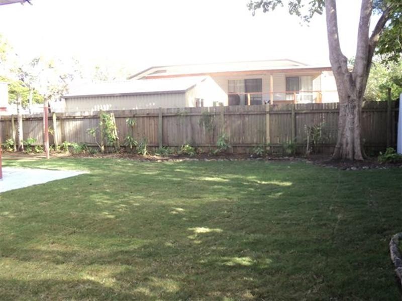 9 Central Street, Labrador QLD 4215
