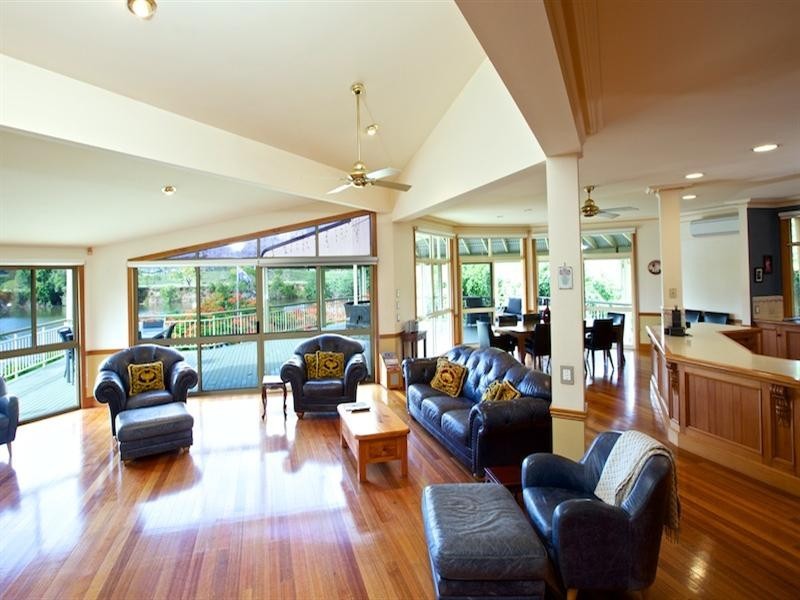 1 Bosun Parade, Ashmore QLD 4214