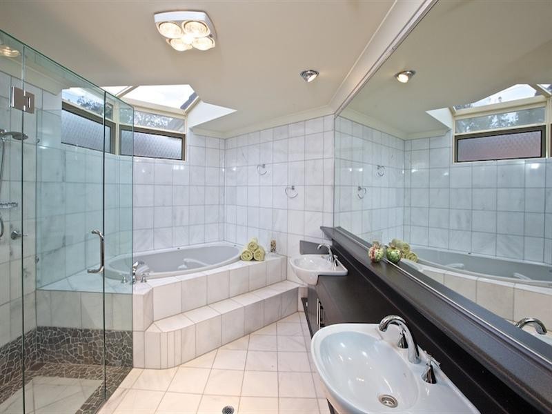 1 Bosun Parade, Ashmore QLD 4214