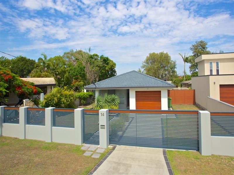 14 Deagon Drive, Runaway Bay QLD 4216