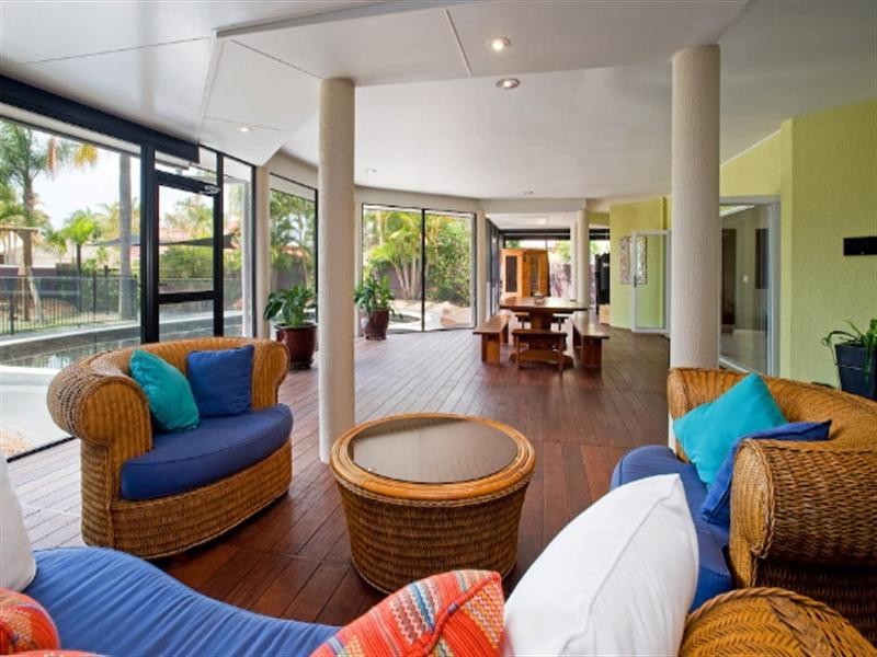 18-20 Nirvana Court, Runaway Bay QLD 4216