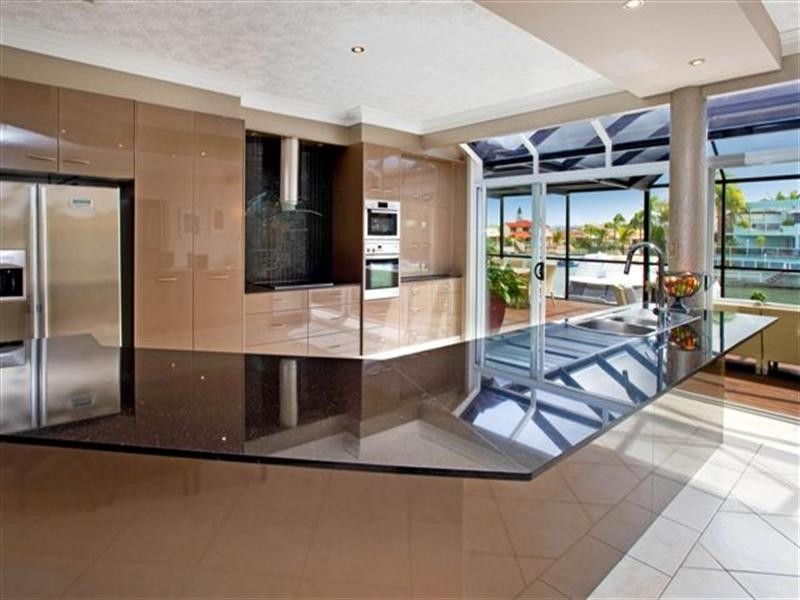 18-20 Nirvana Court, Runaway Bay QLD 4216