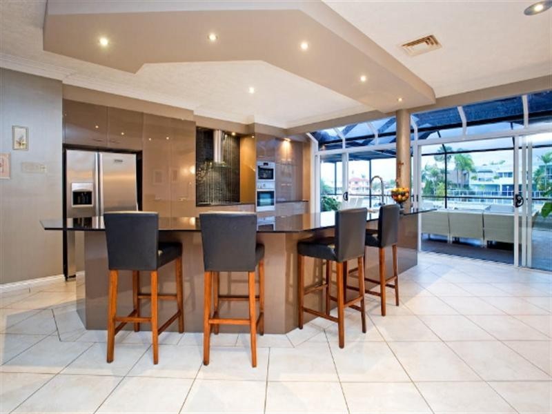 18-20 Nirvana Court, Runaway Bay QLD 4216