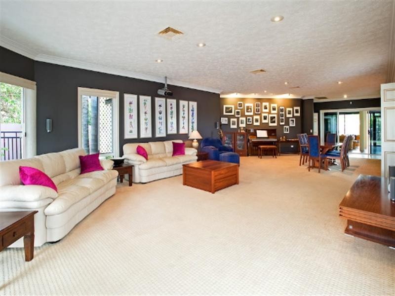 18-20 Nirvana Court, Runaway Bay QLD 4216