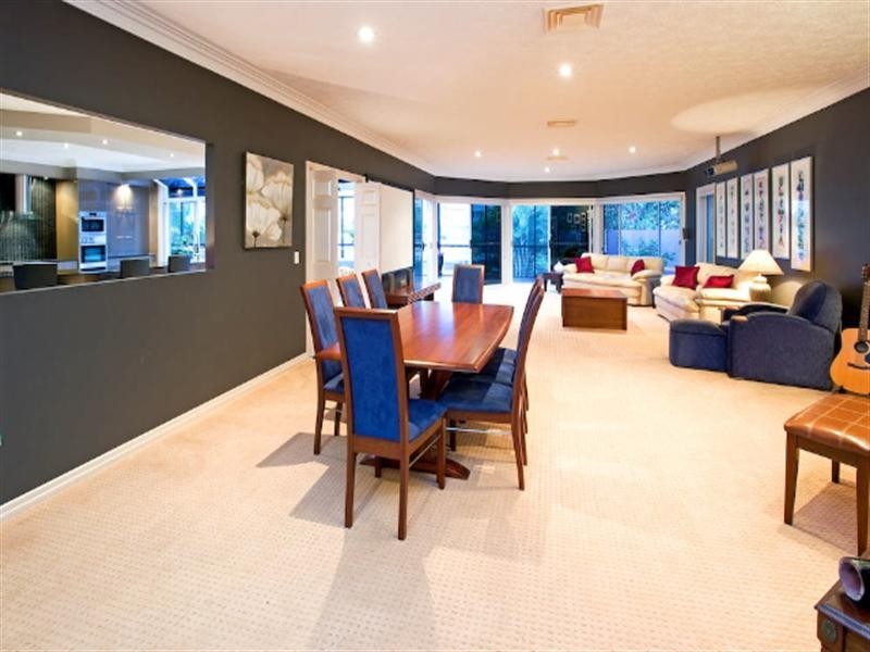 18-20 Nirvana Court, Runaway Bay QLD 4216