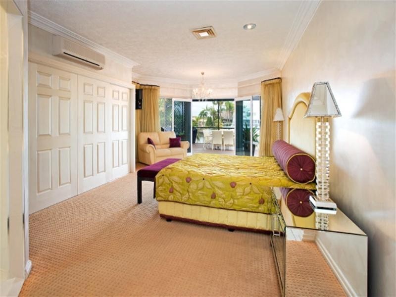 18-20 Nirvana Court, Runaway Bay QLD 4216