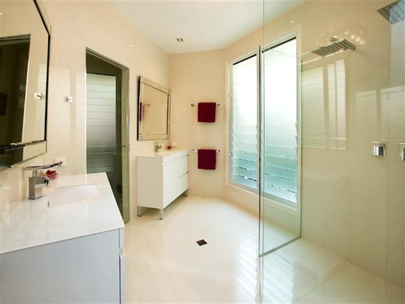 18-20 Nirvana Court, Runaway Bay QLD 4216