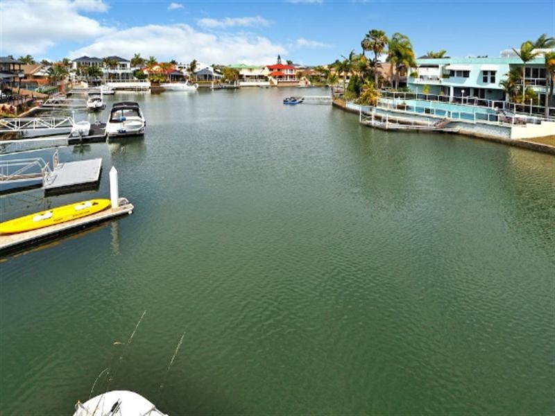 18-20 Nirvana Court, Runaway Bay QLD 4216