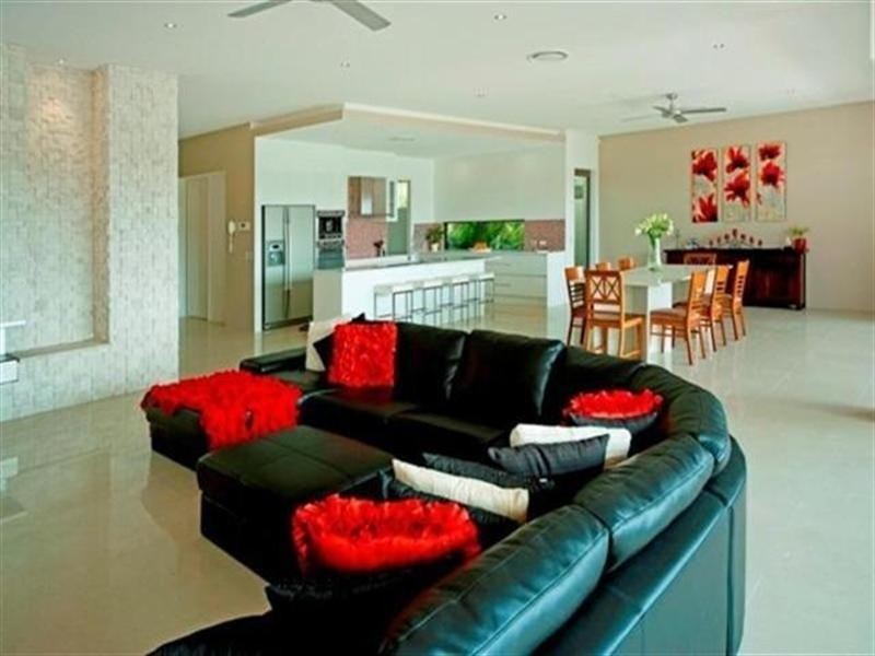 2231 Glengallon Way, Hope Island QLD 4212