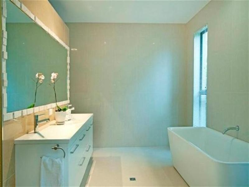 2231 Glengallon Way, Hope Island QLD 4212