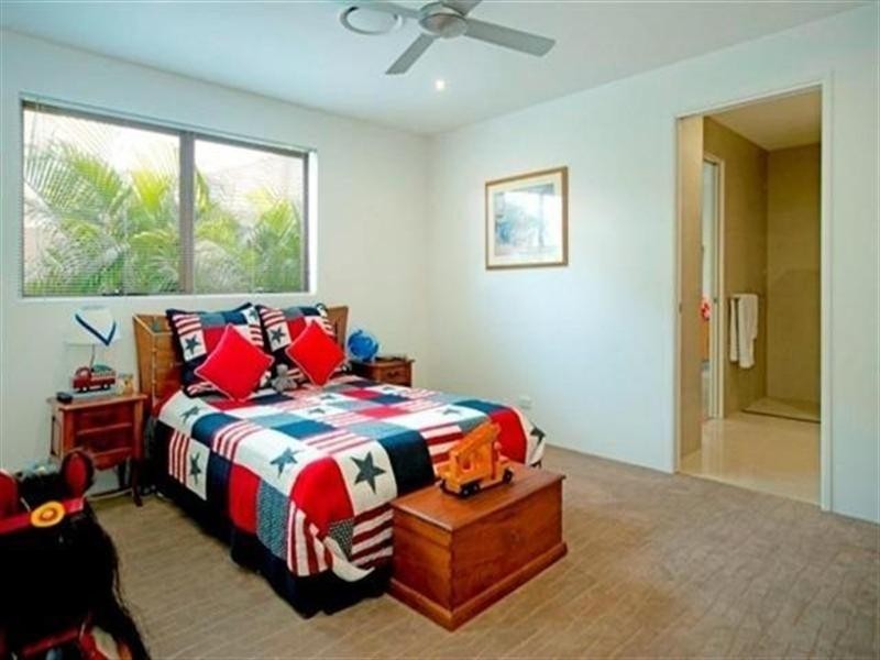 2231 Glengallon Way, Hope Island QLD 4212