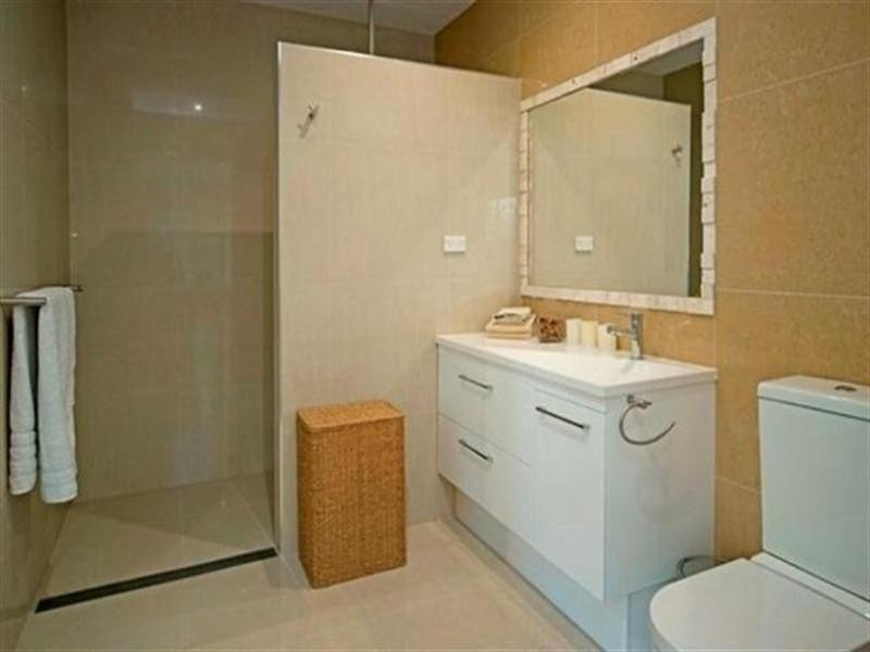 2231 Glengallon Way, Hope Island QLD 4212