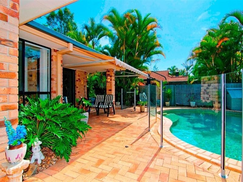 10 Thyme Court, Runaway Bay QLD 4216