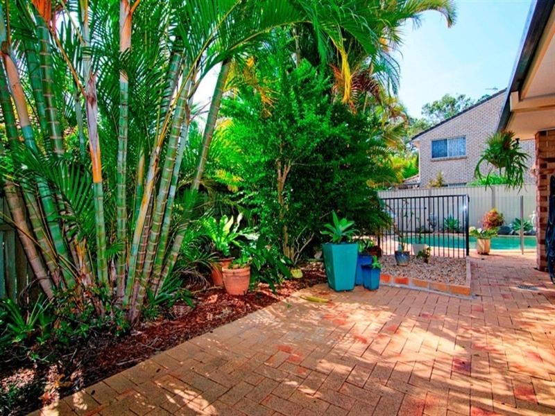 10 Thyme Court, Runaway Bay QLD 4216