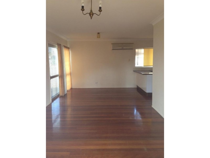 2/4 Rosalind Avenue, Paradise Point QLD 4216