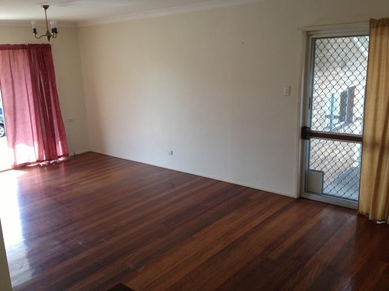 2/4 Rosalind Avenue, Paradise Point QLD 4216