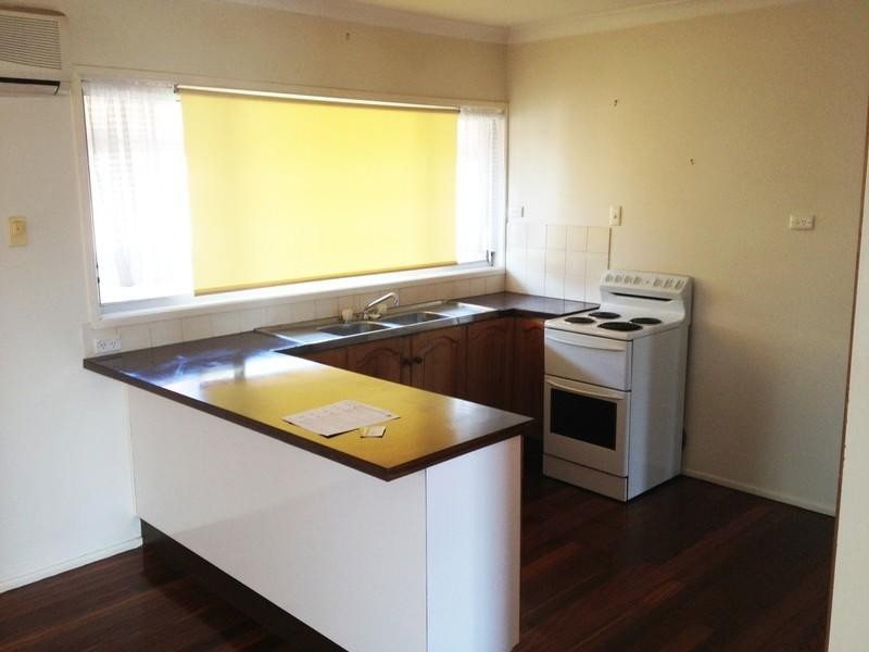 2/4 Rosalind Avenue, Paradise Point QLD 4216