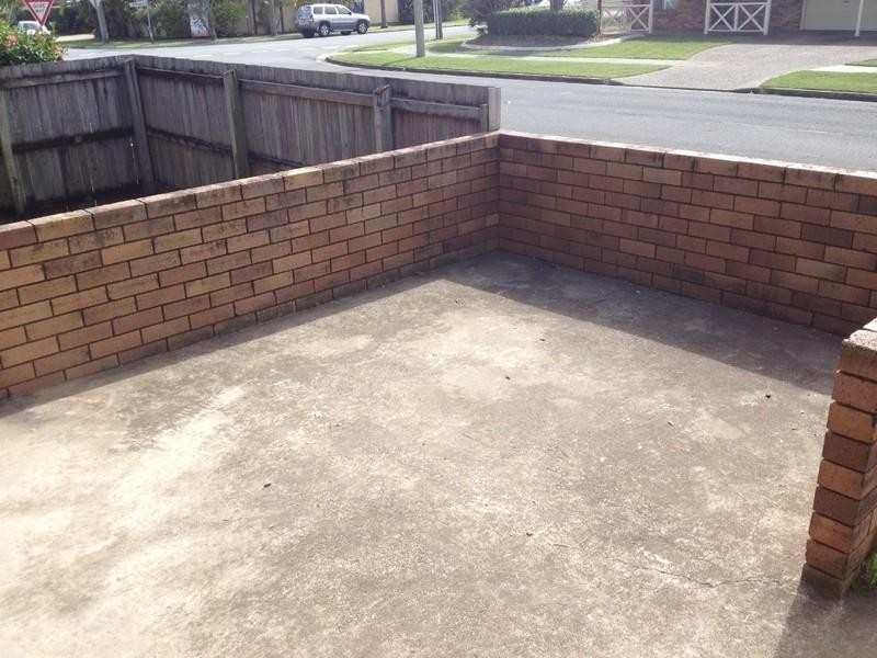 2/4 Rosalind Avenue, Paradise Point QLD 4216