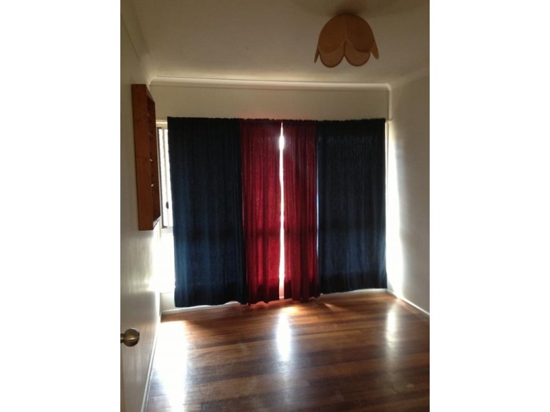 2/4 Rosalind Avenue, Paradise Point QLD 4216