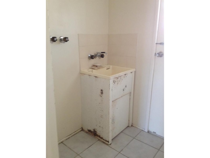 2/4 Rosalind Avenue, Paradise Point QLD 4216