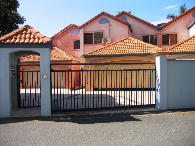 Hope Island QLD 4212