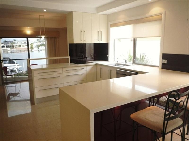 4 Rum Point Place, Runaway Bay QLD 4216