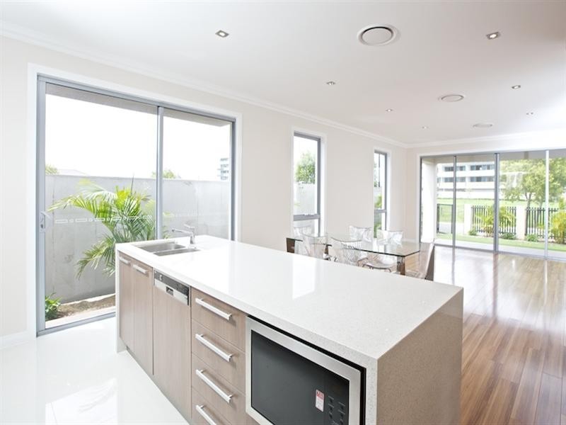 22 South Quay Drive, Biggera Waters QLD 4216