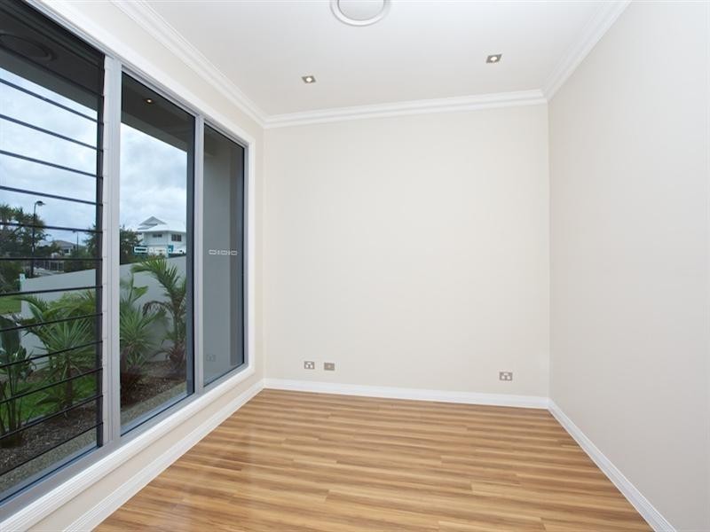 22 South Quay Drive, Biggera Waters QLD 4216