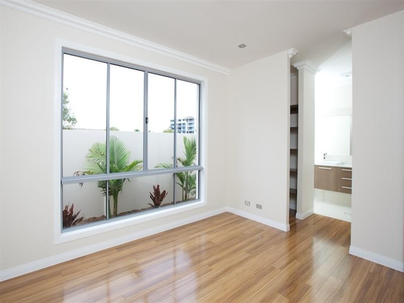 22 South Quay Drive, Biggera Waters QLD 4216