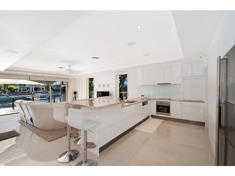 27 King Charles, Paradise Point QLD 4216