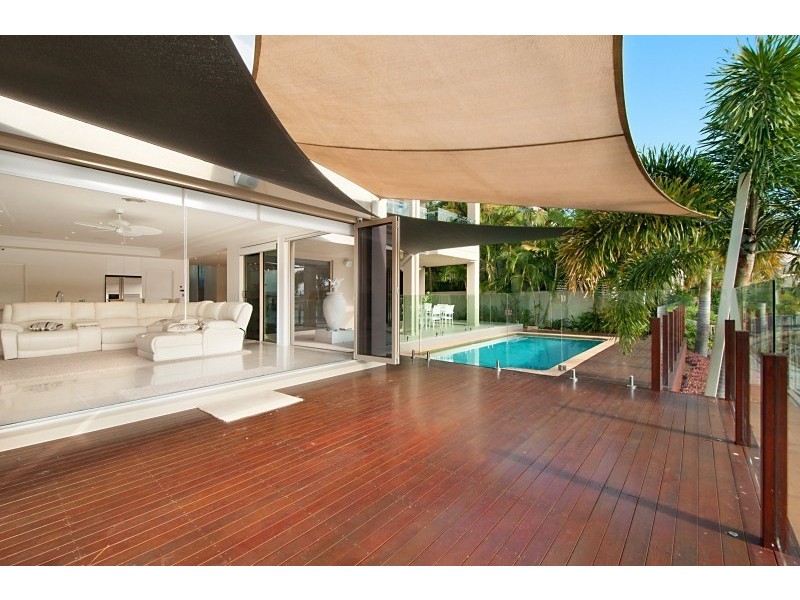 27 King Charles, Paradise Point QLD 4216